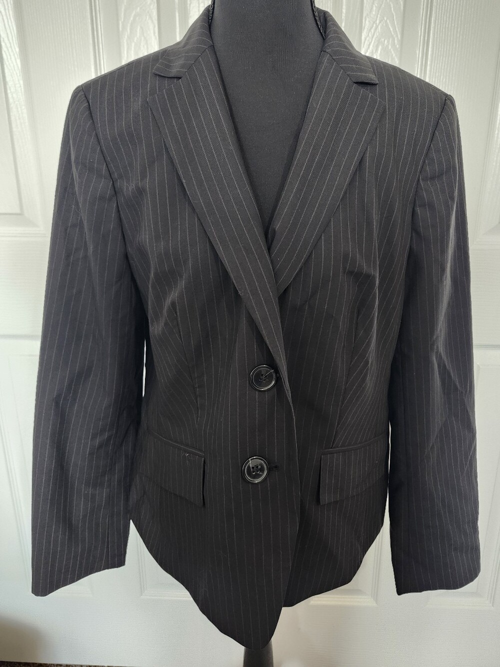 Ann Taylor Size 12P Black 2 Bitton Blazer With Pinstripes
